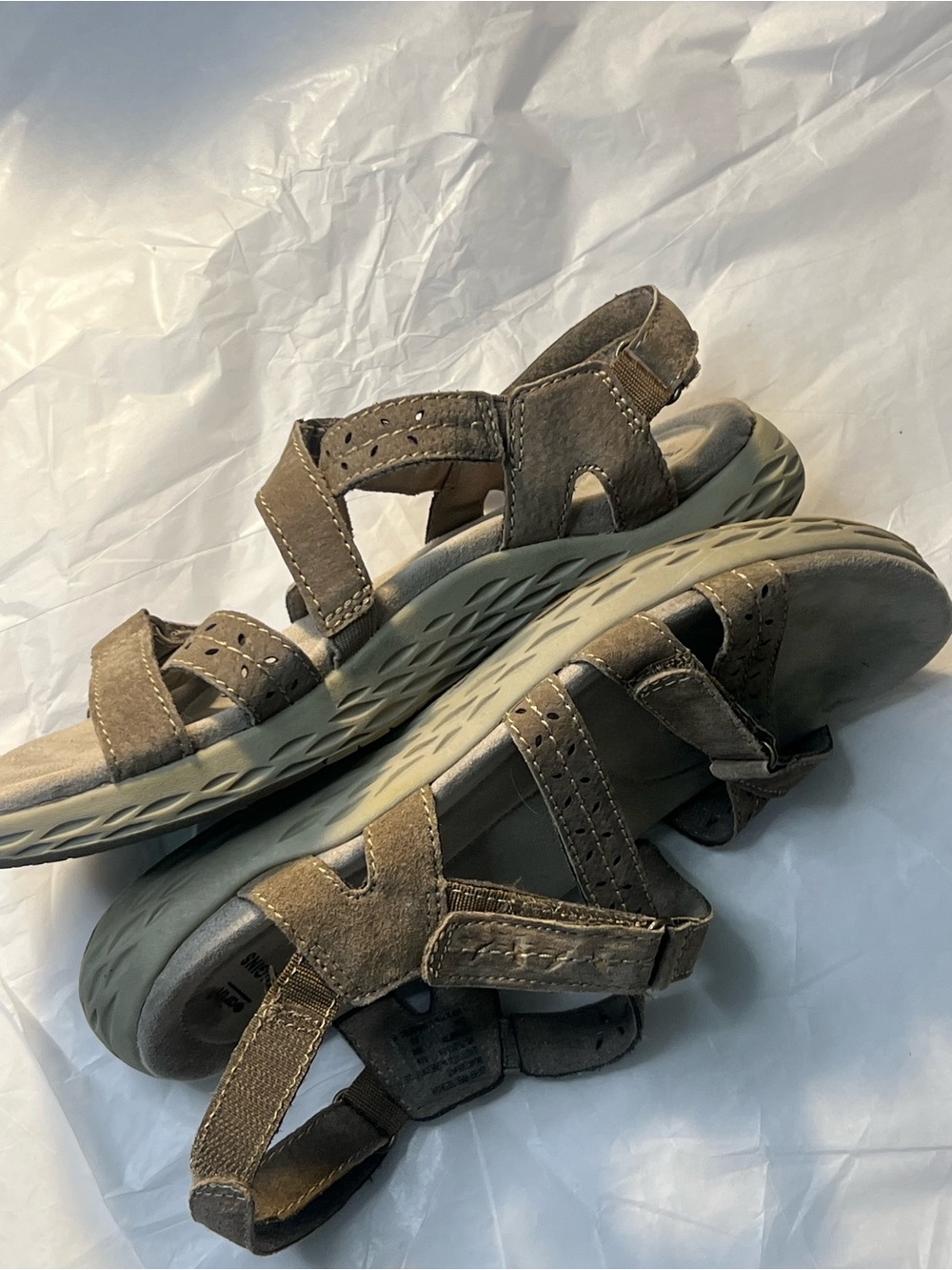 Earth Origins Taupe Strappy Lightweight Women's Sandals - Picture 5 of 11